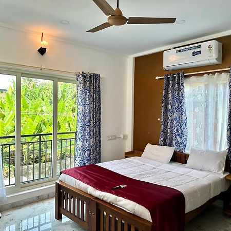 M M Residency Hotel Kochi Luaran gambar
