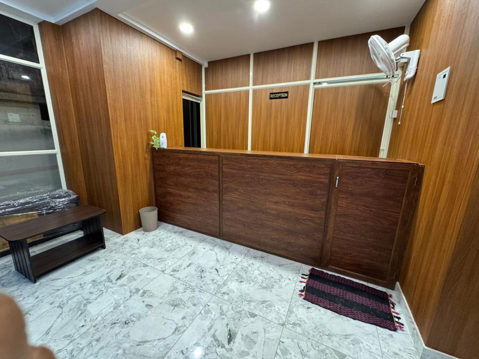 M M Residency Hotel Kochi Luaran gambar