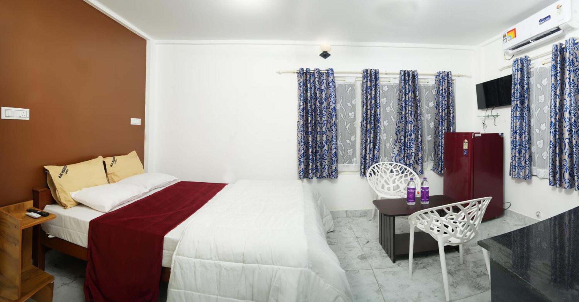 M M Residency Hotel Kochi Luaran gambar