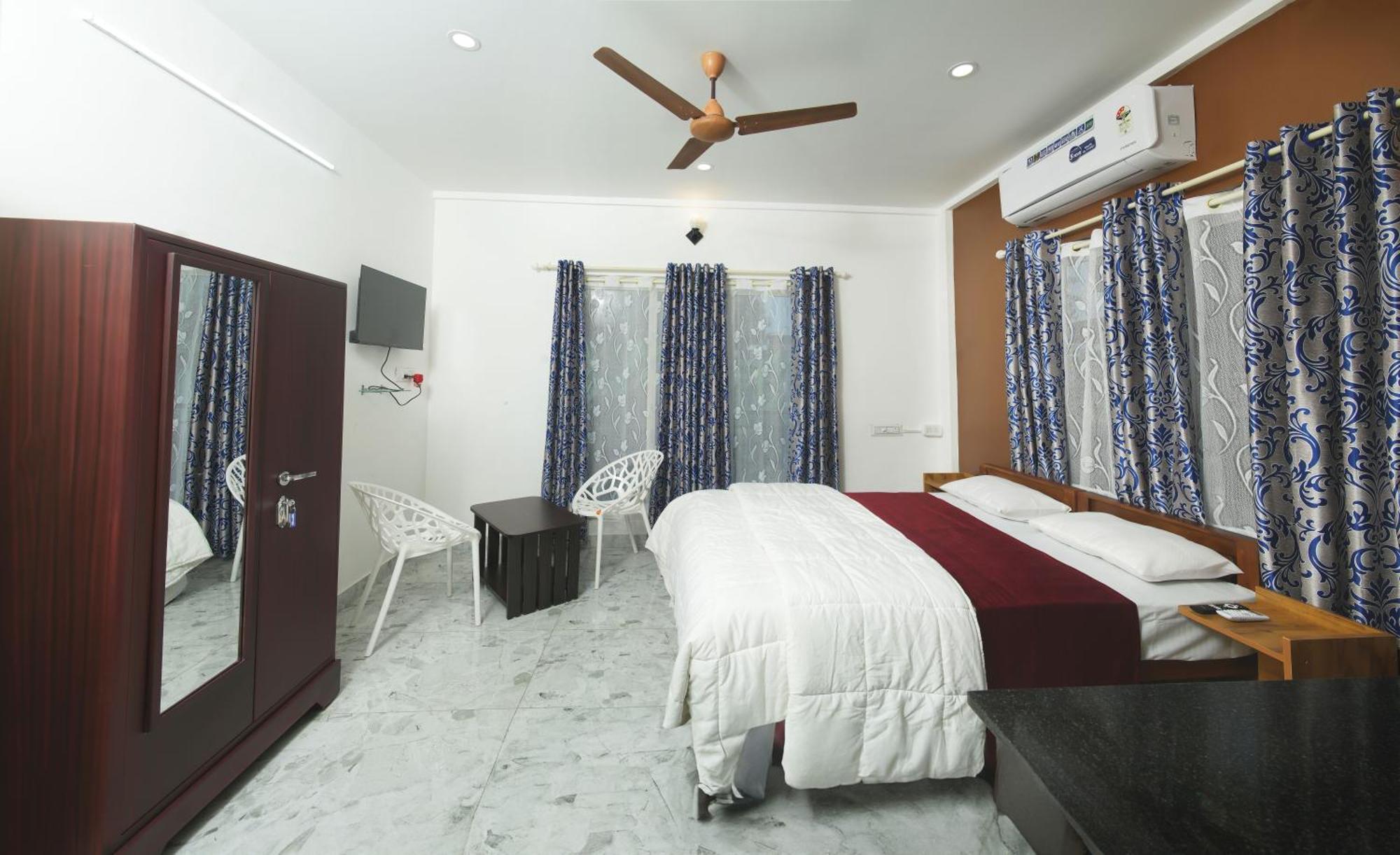 M M Residency Hotel Kochi Luaran gambar