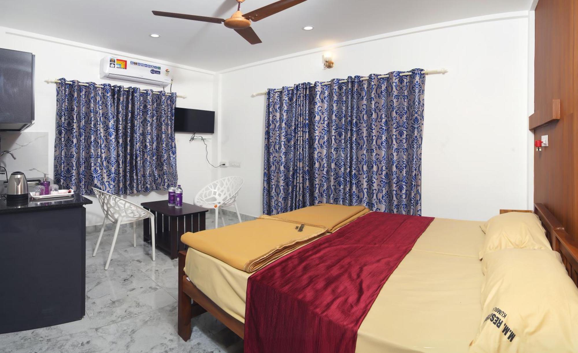 M M Residency Hotel Kochi Luaran gambar