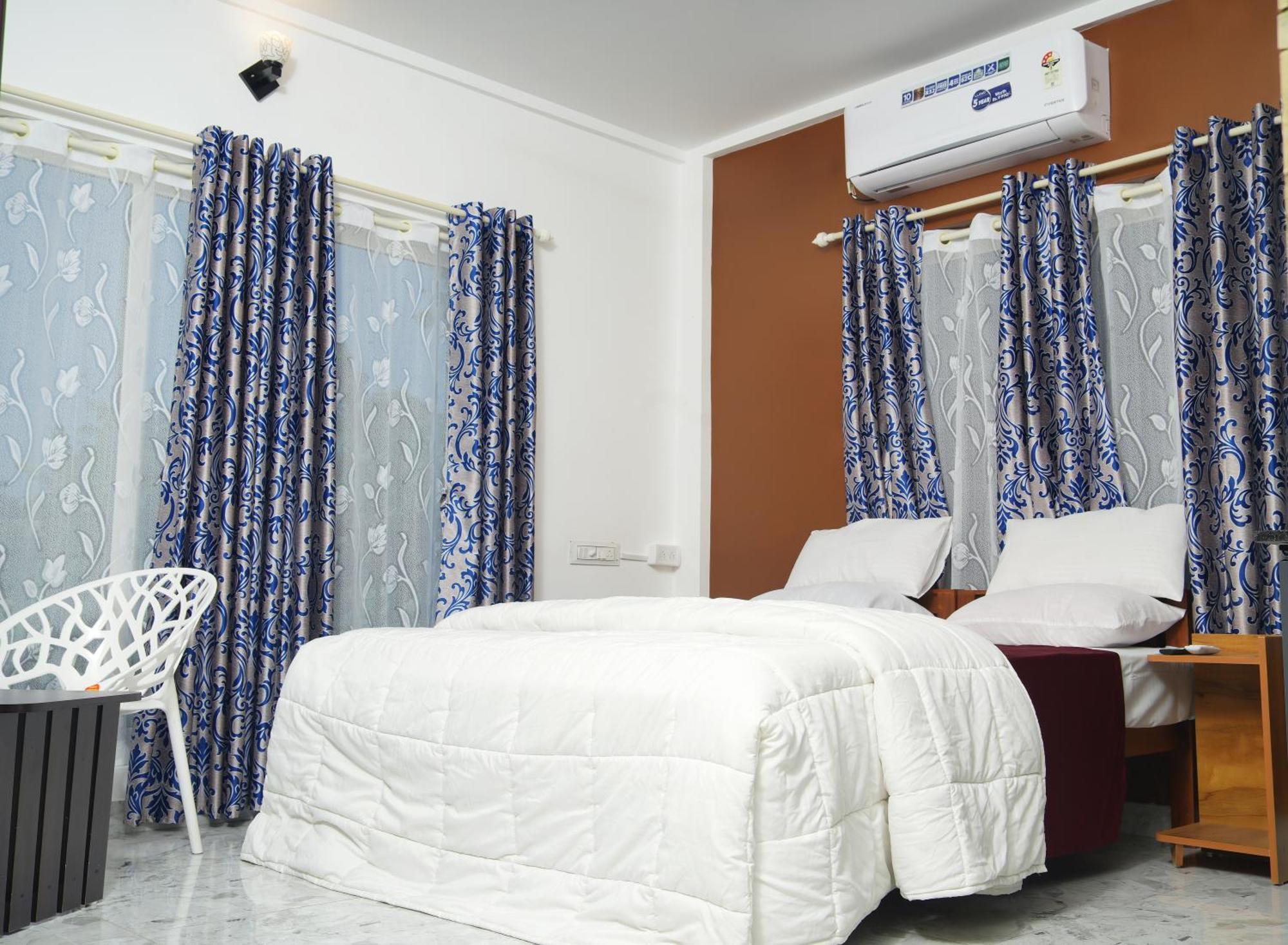 M M Residency Hotel Kochi Luaran gambar