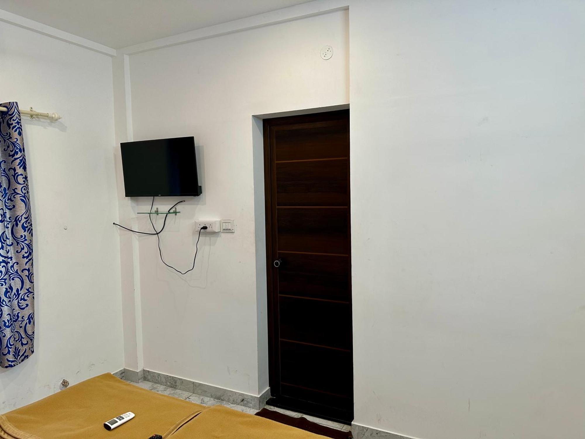 M M Residency Hotel Kochi Luaran gambar