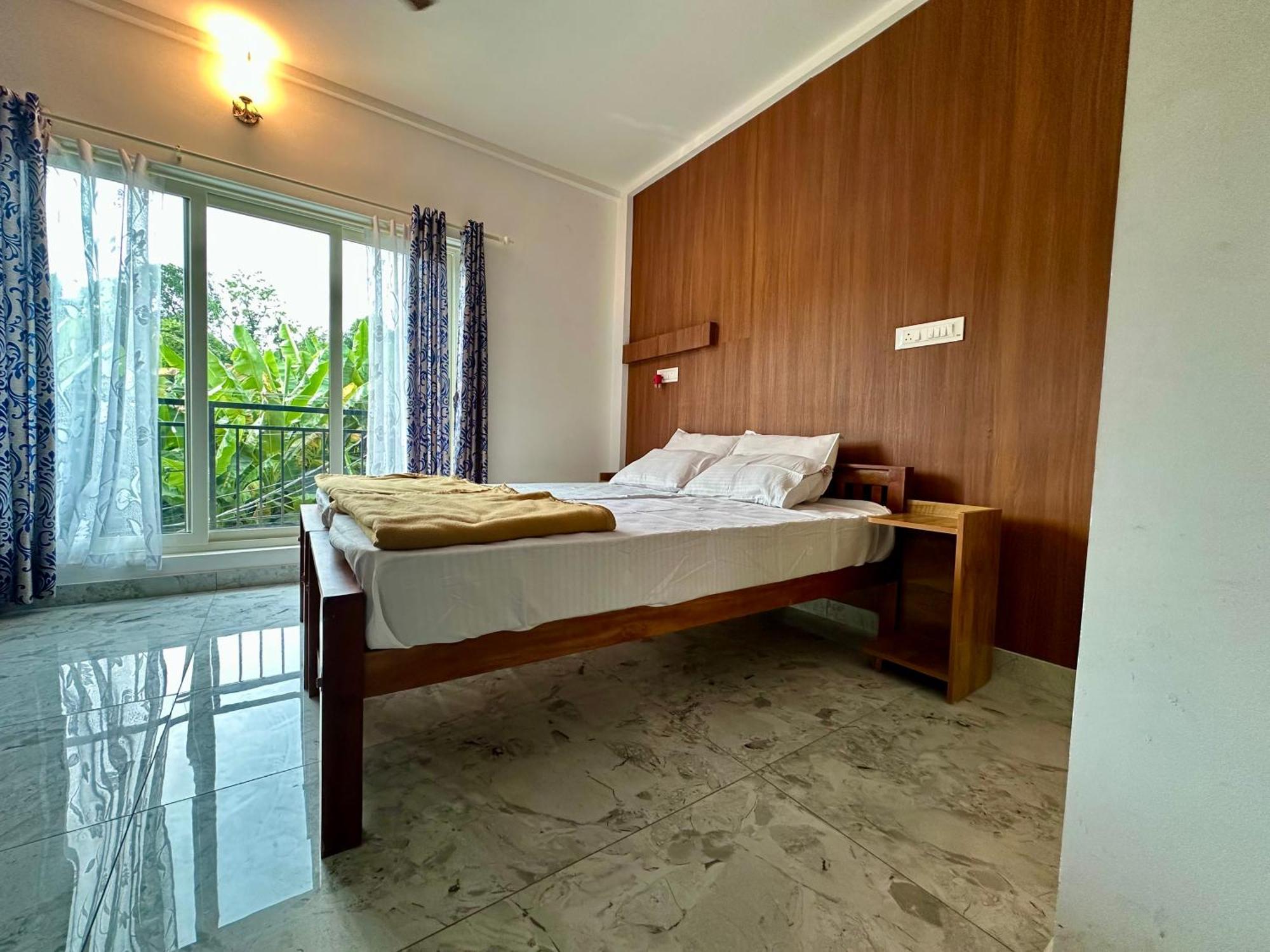 M M Residency Hotel Kochi Luaran gambar