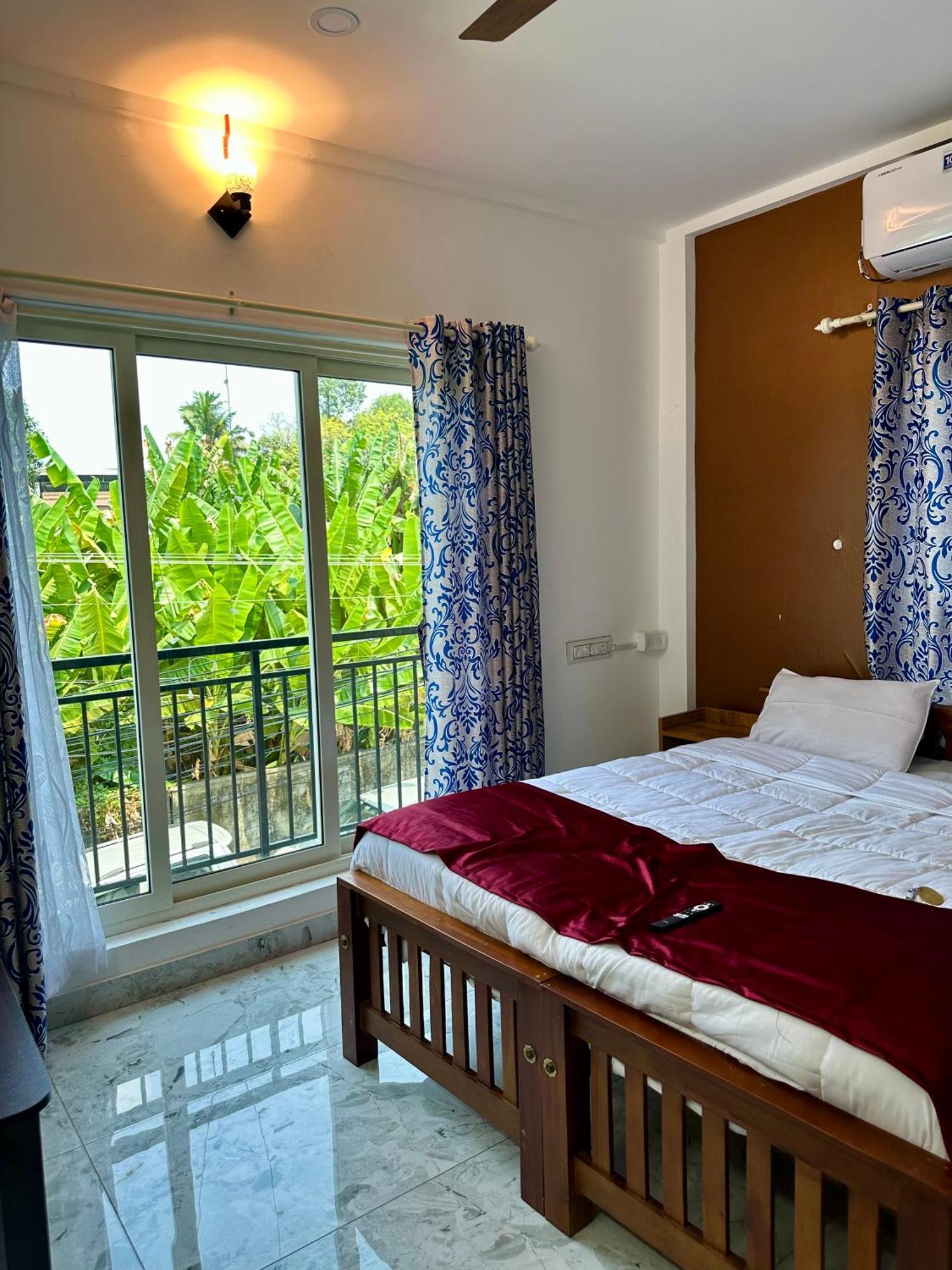 M M Residency Hotel Kochi Luaran gambar