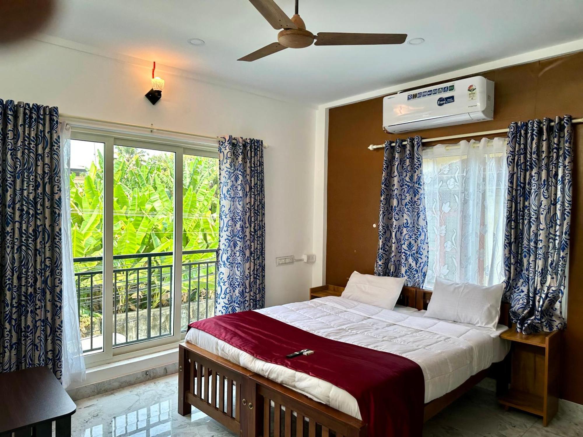 M M Residency Hotel Kochi Luaran gambar